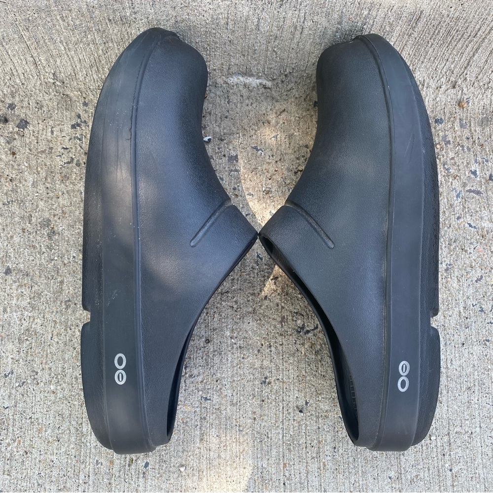 OOFOS Clogs